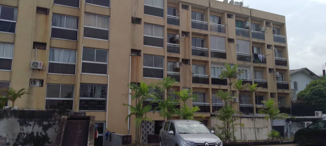 Danga rue Lepic joli Studio à louer, balcon en bordure Danga rue Lepic joli Studio à louer, balcon en bordure