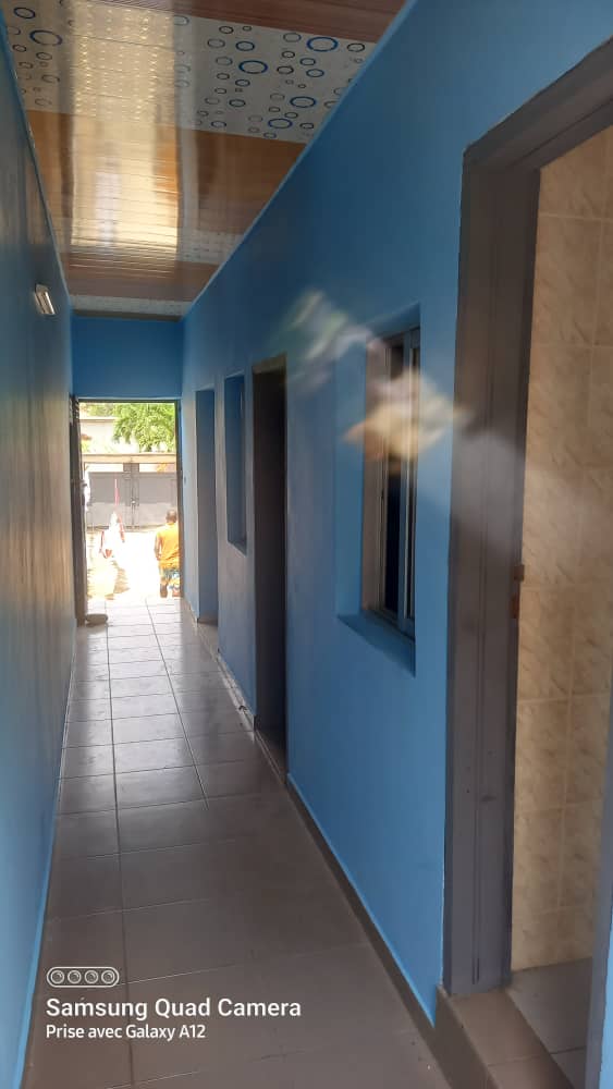 Belle villa basse 4 pièces toutes autonomes, garage à 350 000 cité sipim4 Belle villa basse 4 pièces toutes autonomes, garage à 350 000 cité sipim4