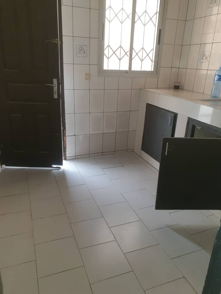 Belle villa basse 4 pièces, jardin, garage cour avant à louer Rivera bonoumin rond point ADO