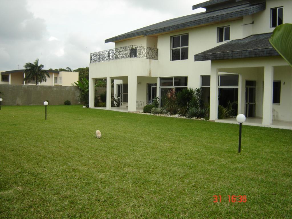 Superbe résidence de 12 pièces haut standing, grand jardin, garage en vente Riviera golf 4 beverhill