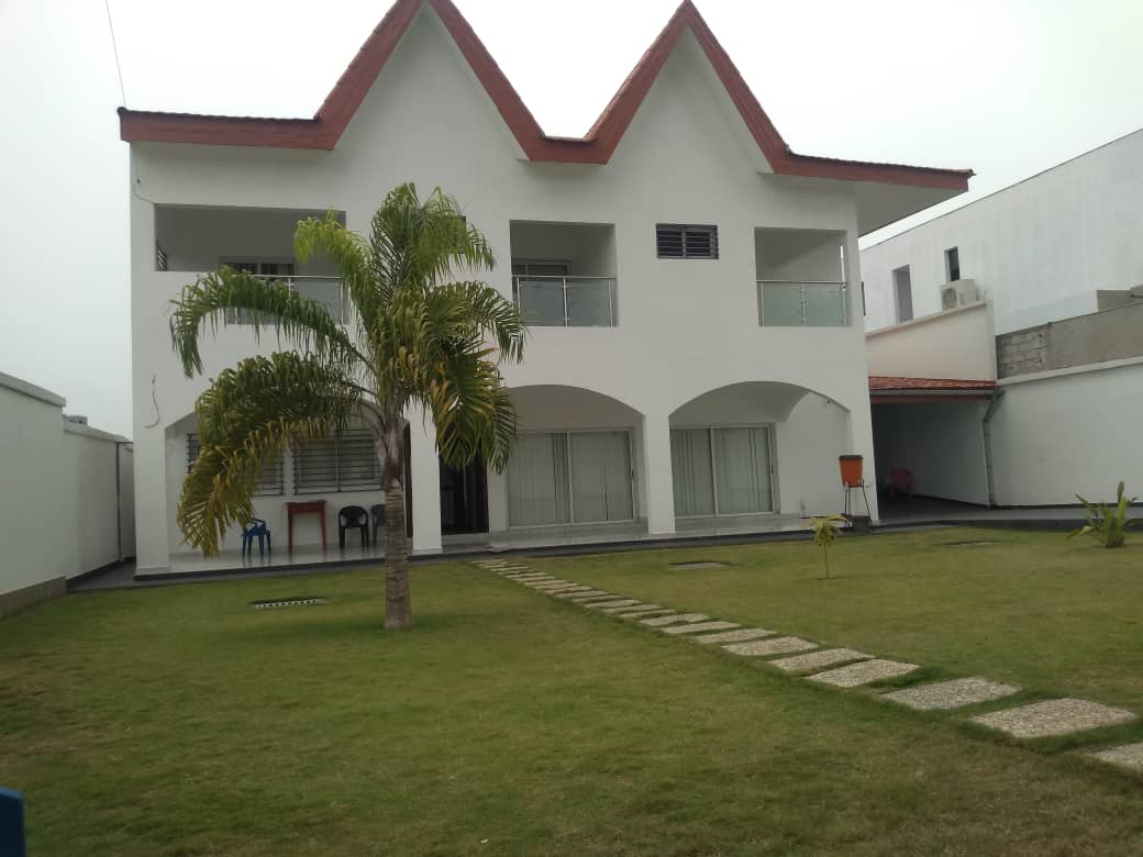 Superbe villa duplex 10 pièces ,jardin, piscine, garage en vente golf vers ambassade Usa Superbe villa duplex 10 pièces ,jardin, piscine, garage en vente golf vers ambassade Usa