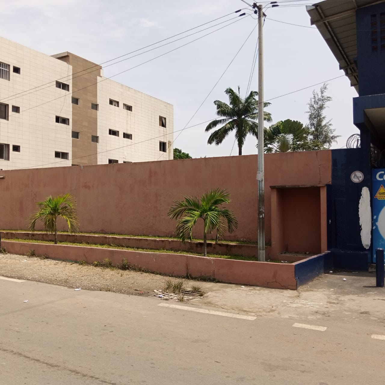 Marcory zone 4: En vente terrain 599m2 ACD en bordure de voie bitumée