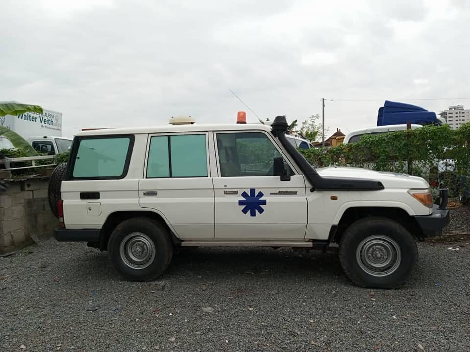 AMBULANCE Toyota Land Cruiser AMBULANCE Toyota Land Cruiser