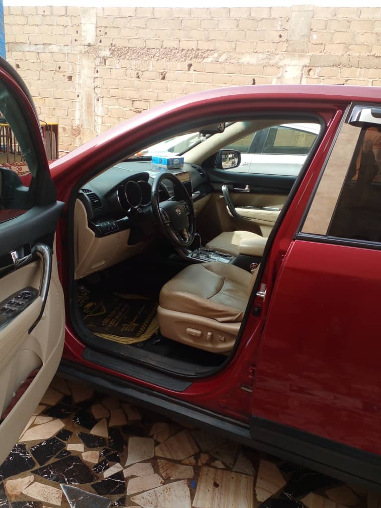 Vends KIA SORENTO 2011