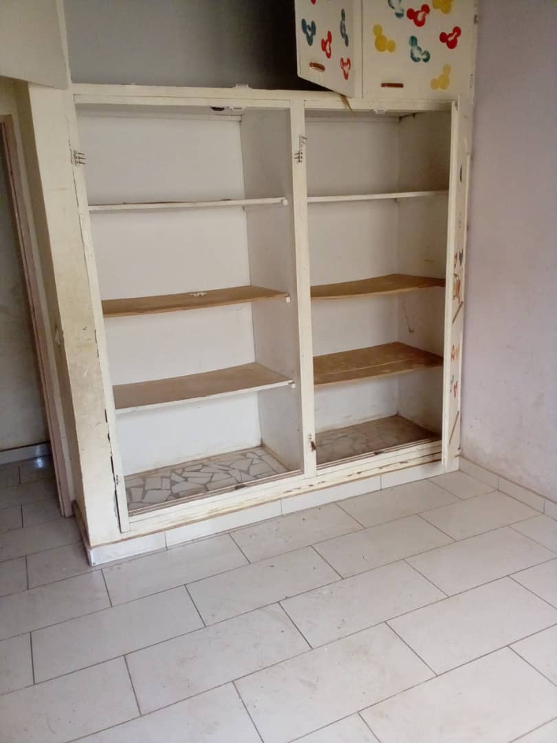 faya cité laurier 9 en bordure de grande voie : villa basse 5 pièces, garage en vente