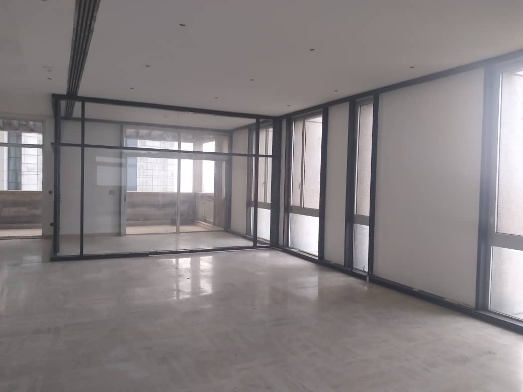 Abidjan plateau : Joli immeuble R+17 sur 2500m2 en vente Plateau rue des banques Abidjan plateau : Joli immeuble R+17 sur 2500m2 en vente Plateau rue des banques