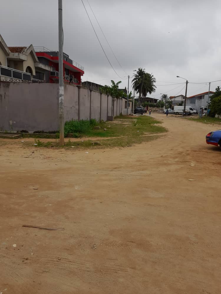 Bonoumin zone Abidjan mall : Terrain clôture 1200m2 ACD en vente Bonoumin zone Abidjan mall : Terrain clôture 1200m2 ACD en vente