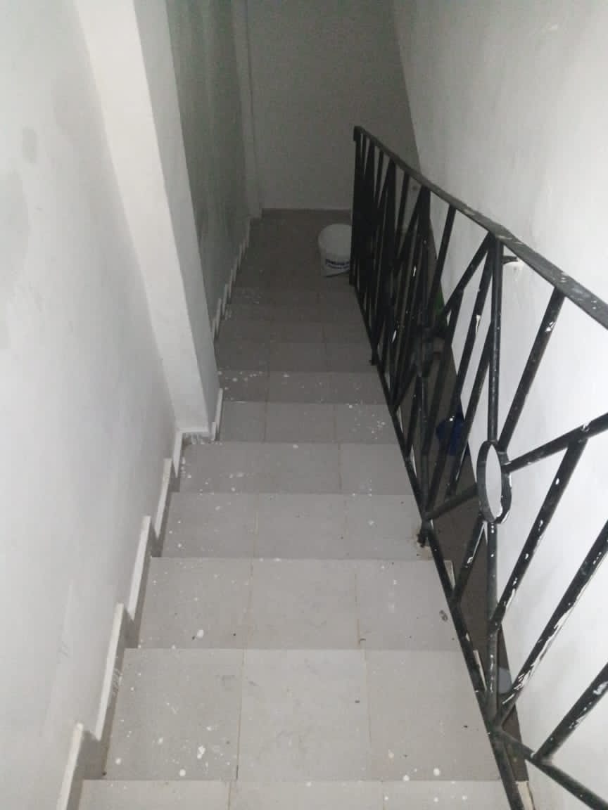 Joli studio studio américain en mezzanine 2 salles d'eau à louer pharmacie du château