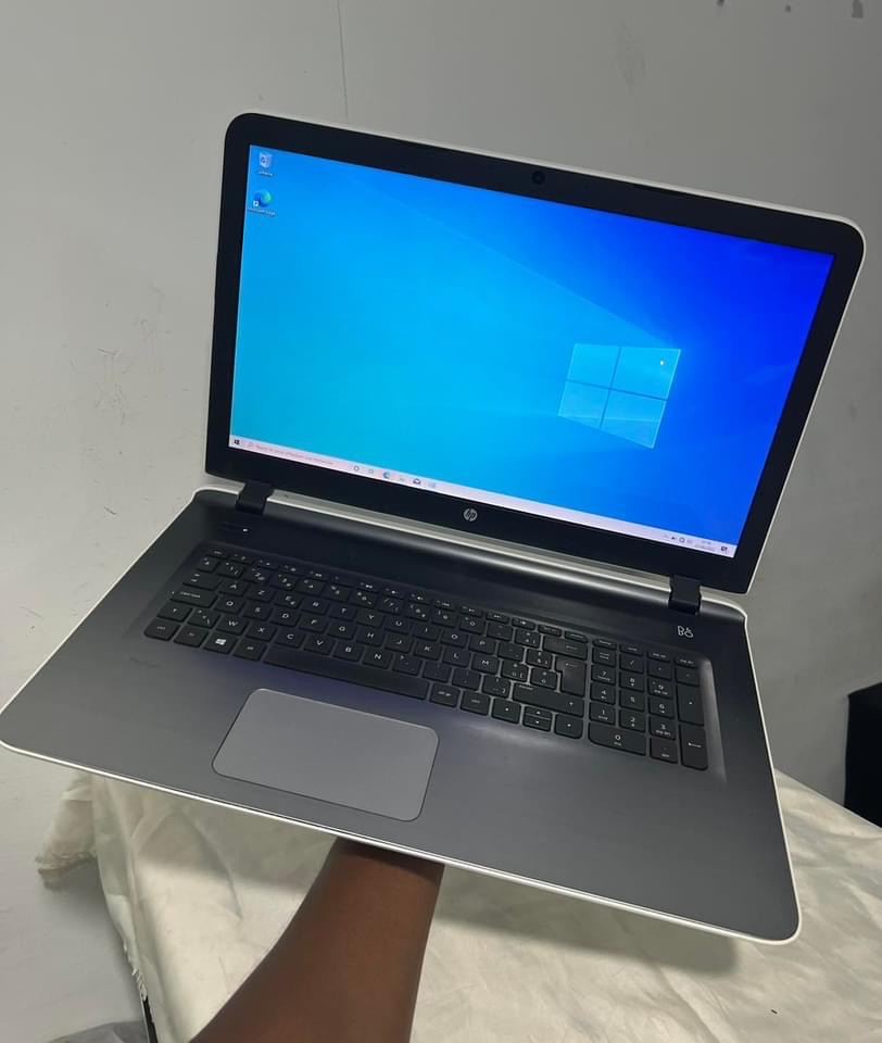 HP PAVILLON 17 QUAD CORE - RAM 8 Go - Stockage 500 Go- ECRAN 17.3P | ÉTAT Quasi Neuf