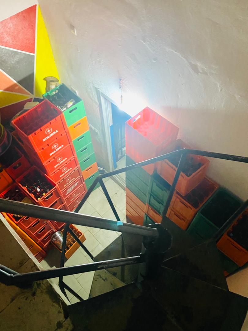 Angré djibi : Belle cave, restaurant, plein air à céder avec tout le contenu zone show