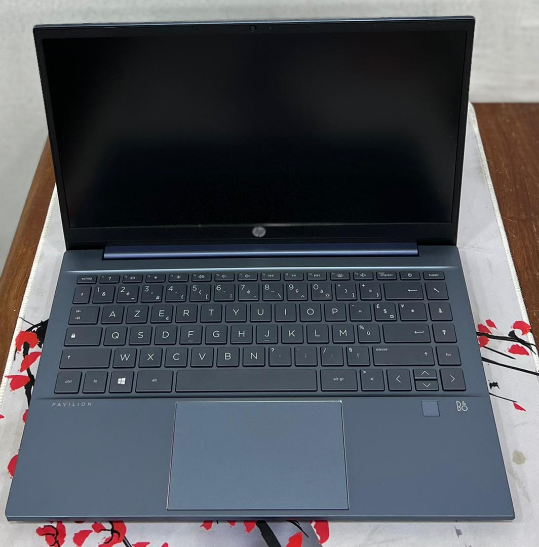 HP PAVILLON 14 RYZEN 5