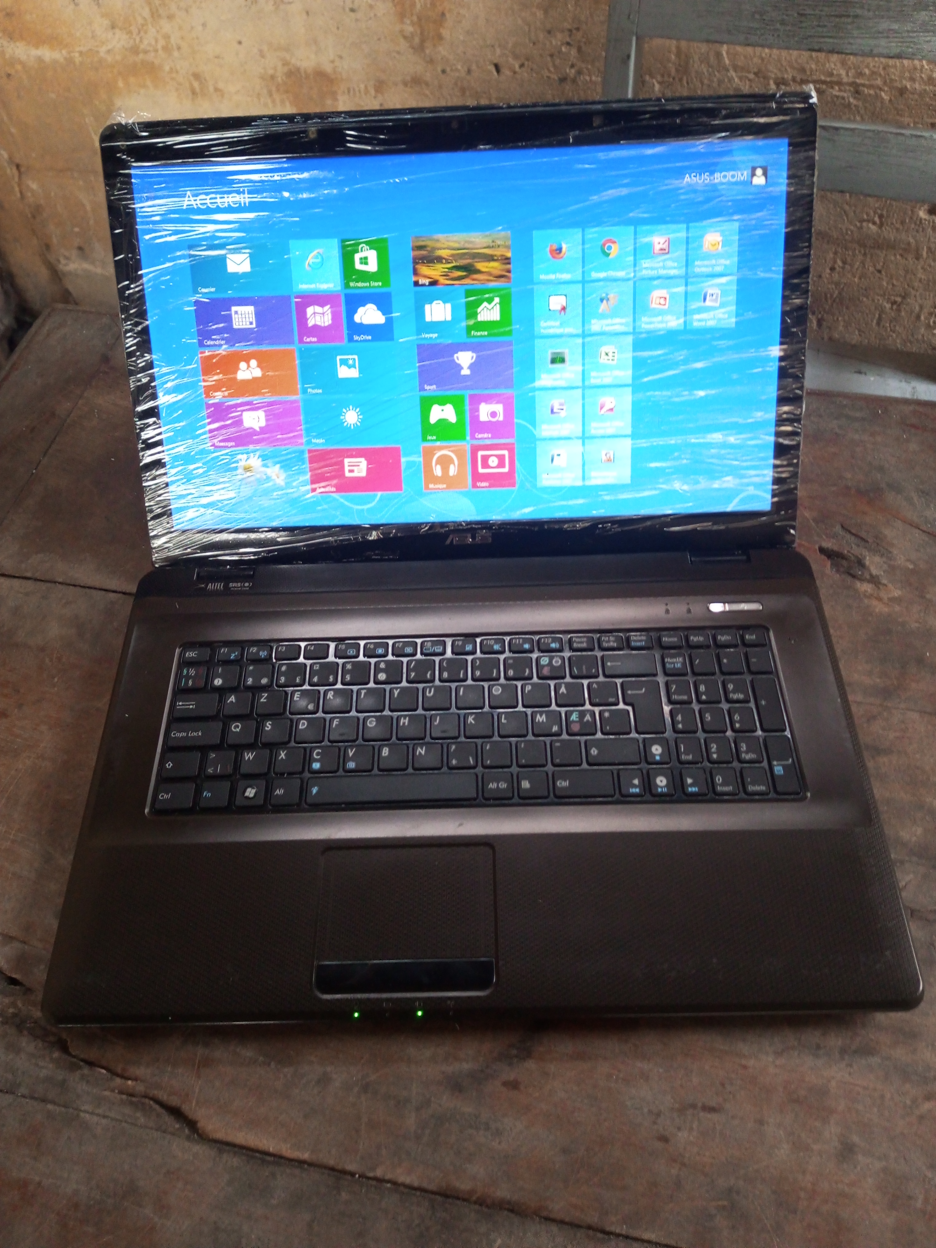 *PC ASUS new, Écran 17Disque dur: *320 Gb* RAM *4Gb* PC3 *PC ASUS new, Écran 17Disque dur: *320 Gb* RAM *4Gb* PC3