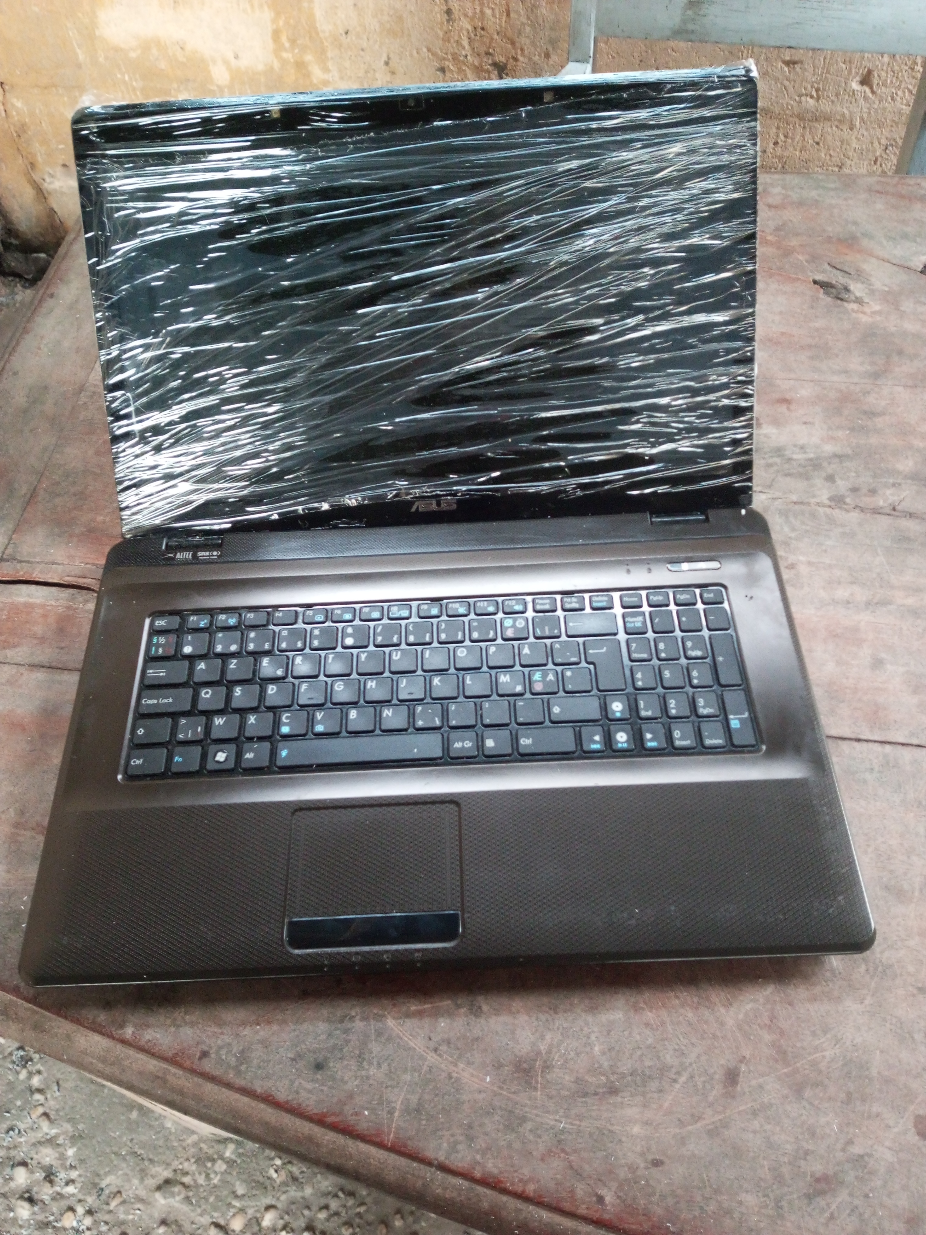 *PC ASUS new, Écran 17Disque dur: *320 Gb* RAM *4Gb* PC3 *PC ASUS new, Écran 17Disque dur: *320 Gb* RAM *4Gb* PC3