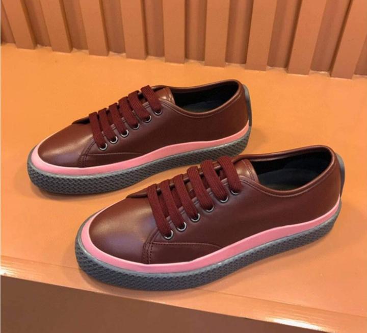 vêtements et chaussures