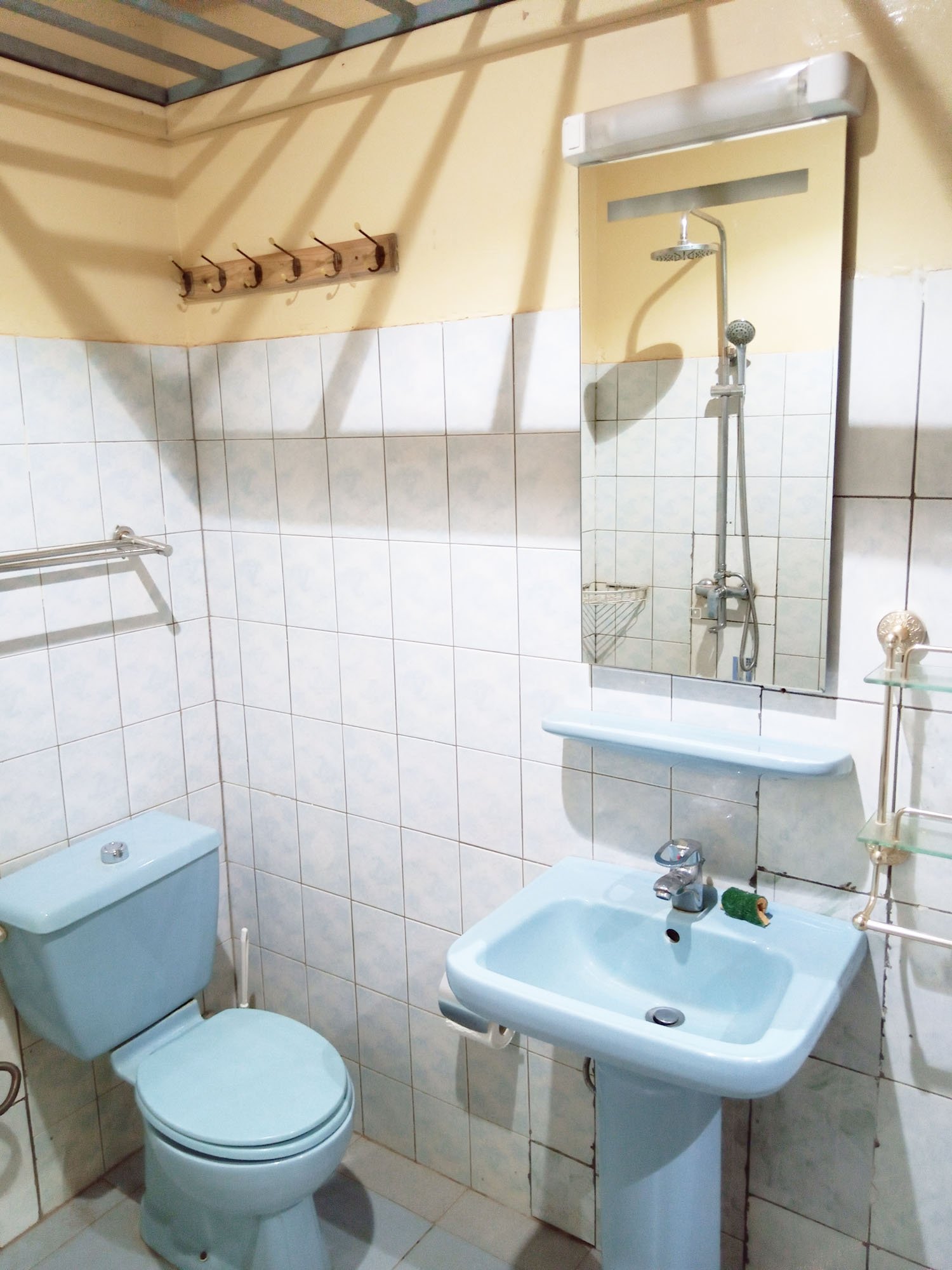 UN MAGNIFIQUE DUPLEX EN LOCATION A SOMGANDE UN MAGNIFIQUE DUPLEX EN LOCATION A SOMGANDE