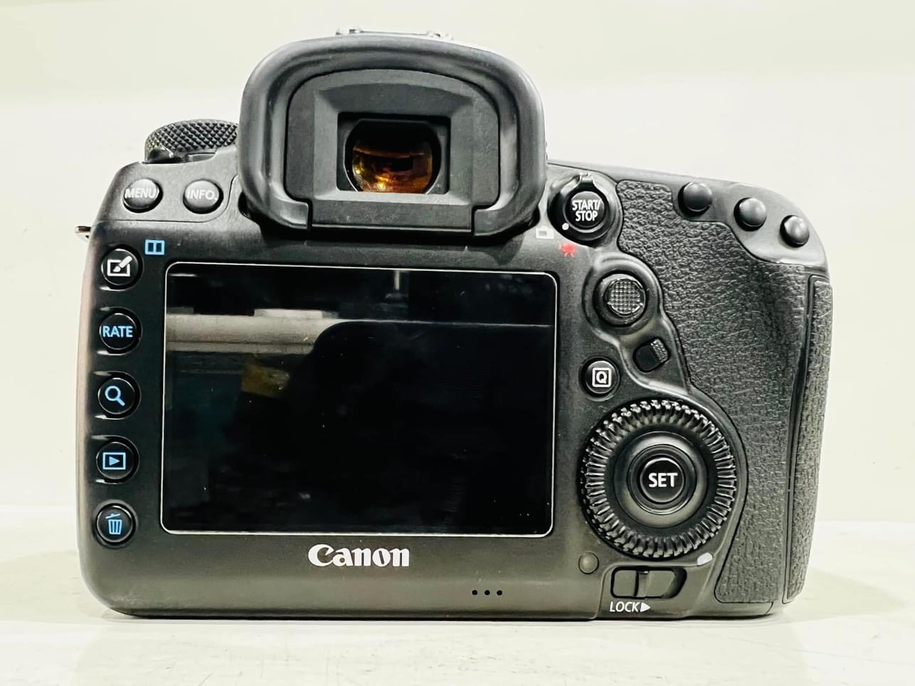 APPAREIL PHOTO CANON 5D MARK IV AVEC OBJECTIF 24-105 USM II APPAREIL PHOTO CANON 5D MARK IV AVEC OBJECTIF 24-105 USM II