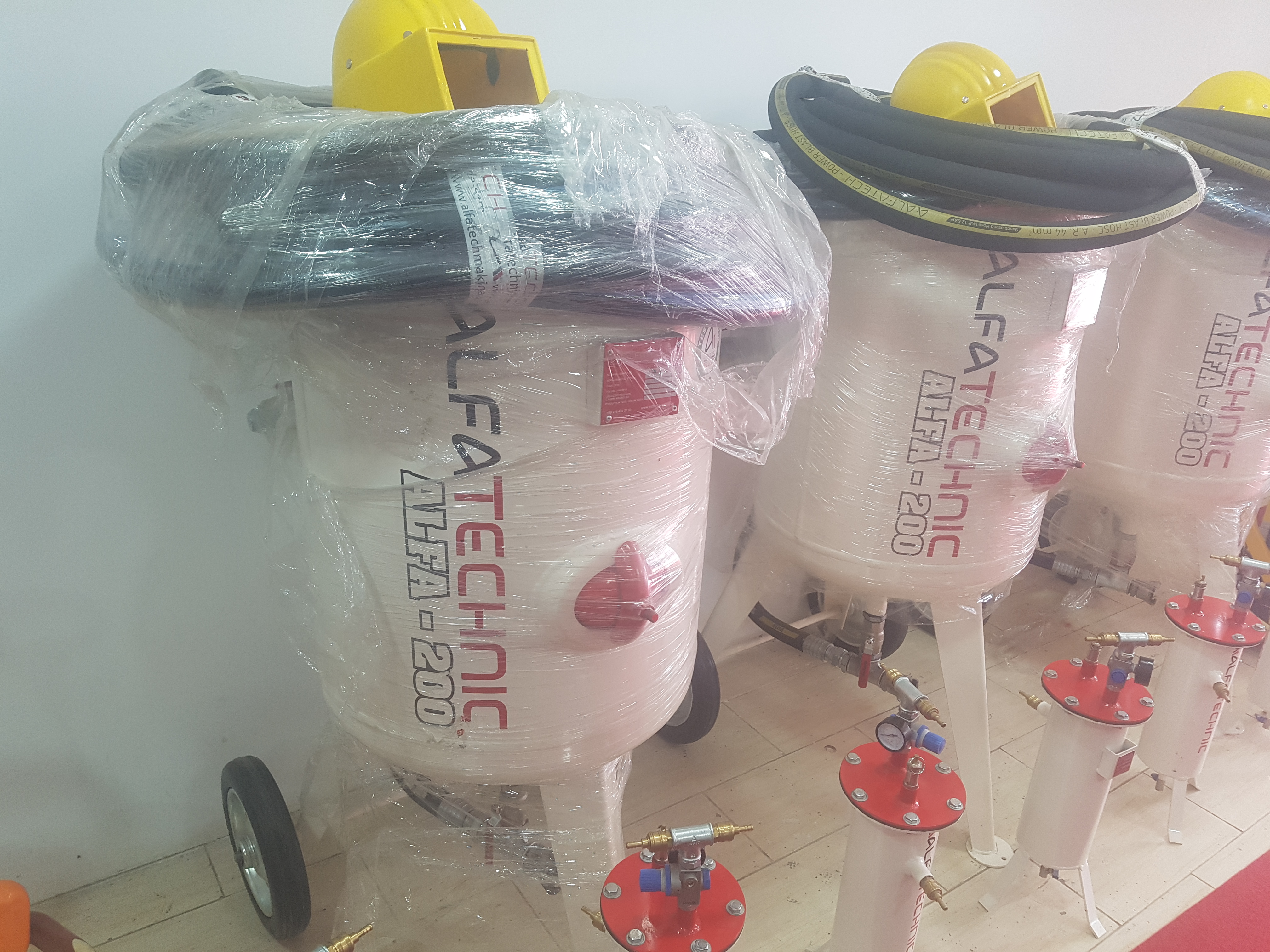 MACHINE DE SABLAGE : MACHINE DE SABLAGE :