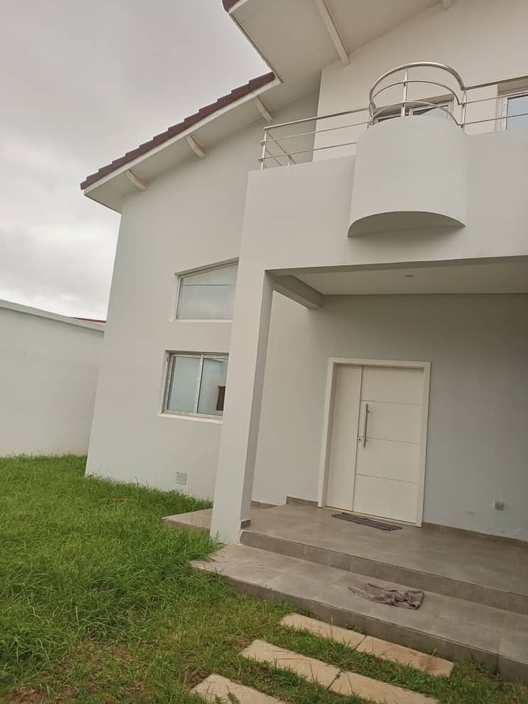 Cocody angre nouveau chu, belle villa Duplex de type 6 pièces, jardin, garage en vente sur 500m2 Cocody angre nouveau chu, belle villa Duplex de type 6 pièces, jardin, garage en vente sur 500m2