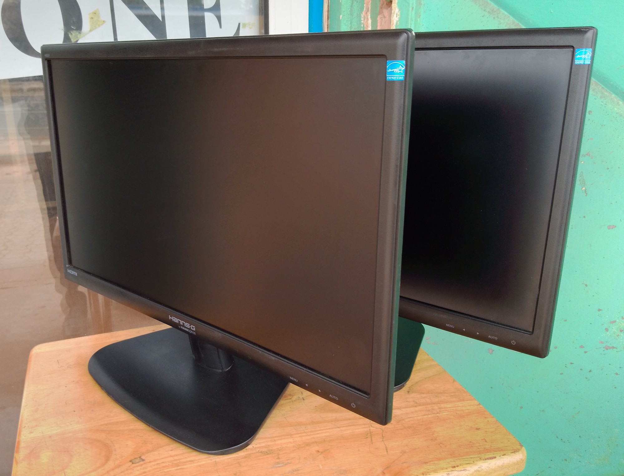 Moniteur 22 pouces HDMI
