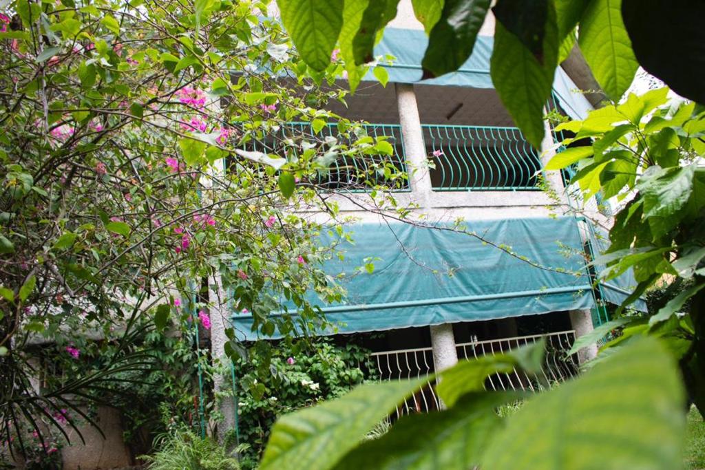 En vente cocody Angré vers soleil 3 ,joli duplex de type 8 pièces, jardin, garage En vente cocody Angré vers soleil 3 ,joli duplex de type 8 pièces, jardin, garage