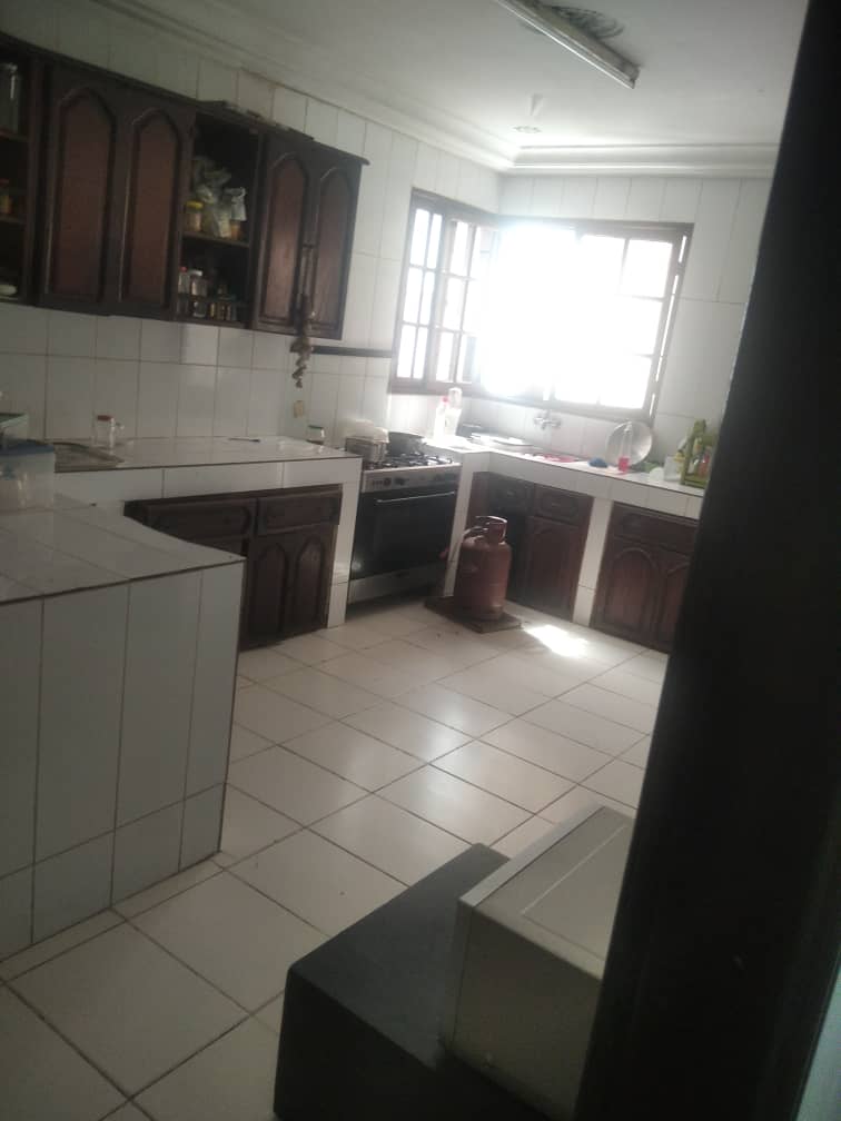 Angré 7ème tranche : Duplex 12 pièces sur 1000m2, grand jardin, grande cour garage à louer Angré 7ème tranche : Duplex 12 pièces sur 1000m2, grand jardin, grande cour garage à louer