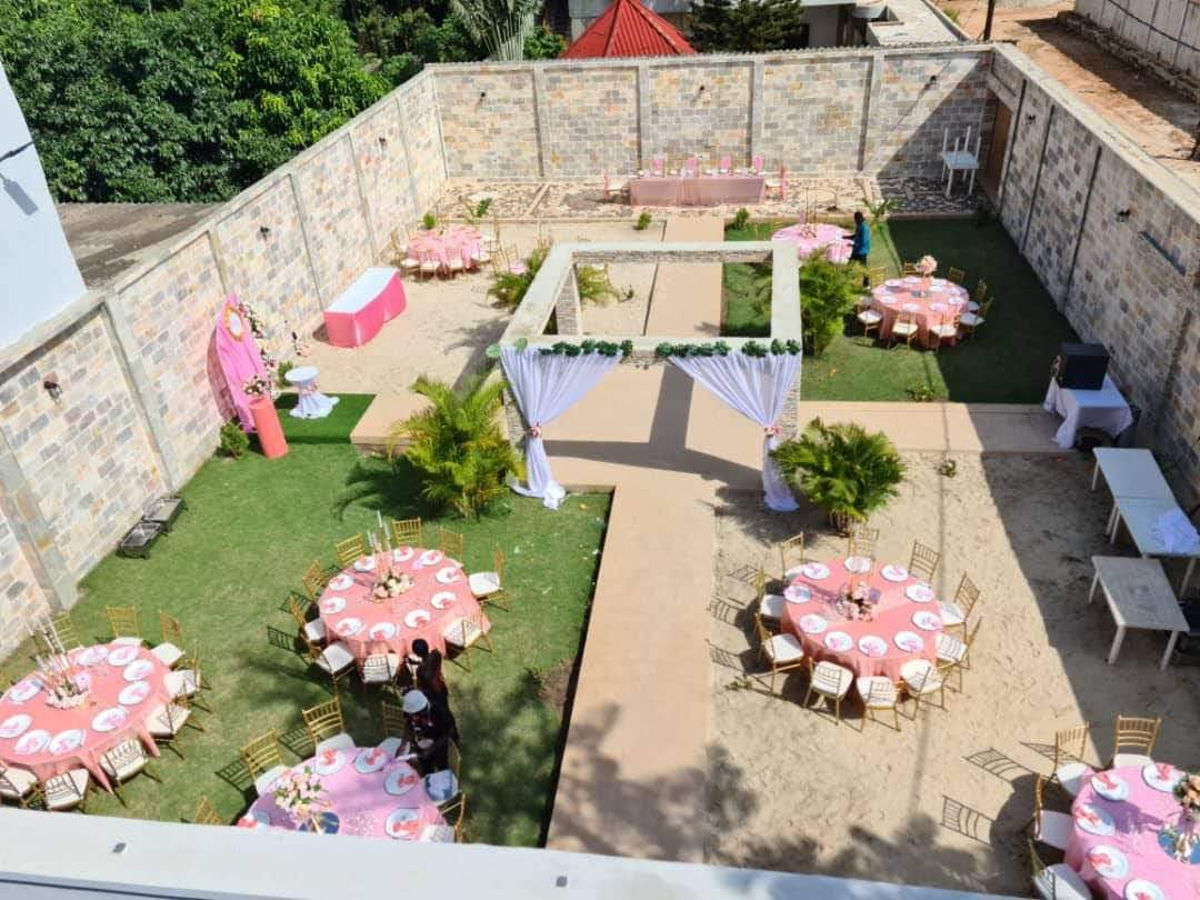 A louer villa meublée au Bénin Abomey Calavi A louer villa meublée au Bénin Abomey Calavi