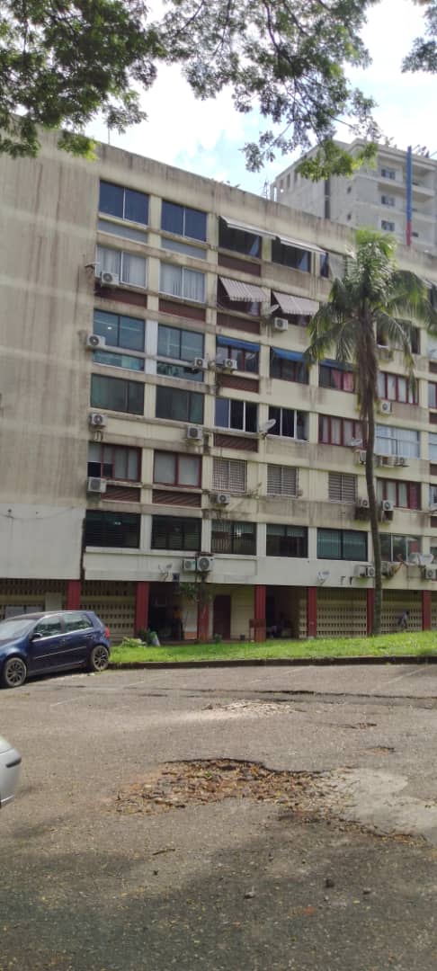 joli appartement de type 2 pièces au 4ème étage à louer avec ascenseur pour meublé ou habitation