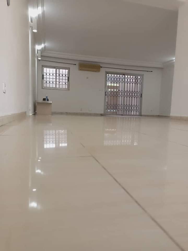 A LOUER DUPLEX 06 PIÈCES A ABIDJAN COCODY 2 PLATEAU VALLON