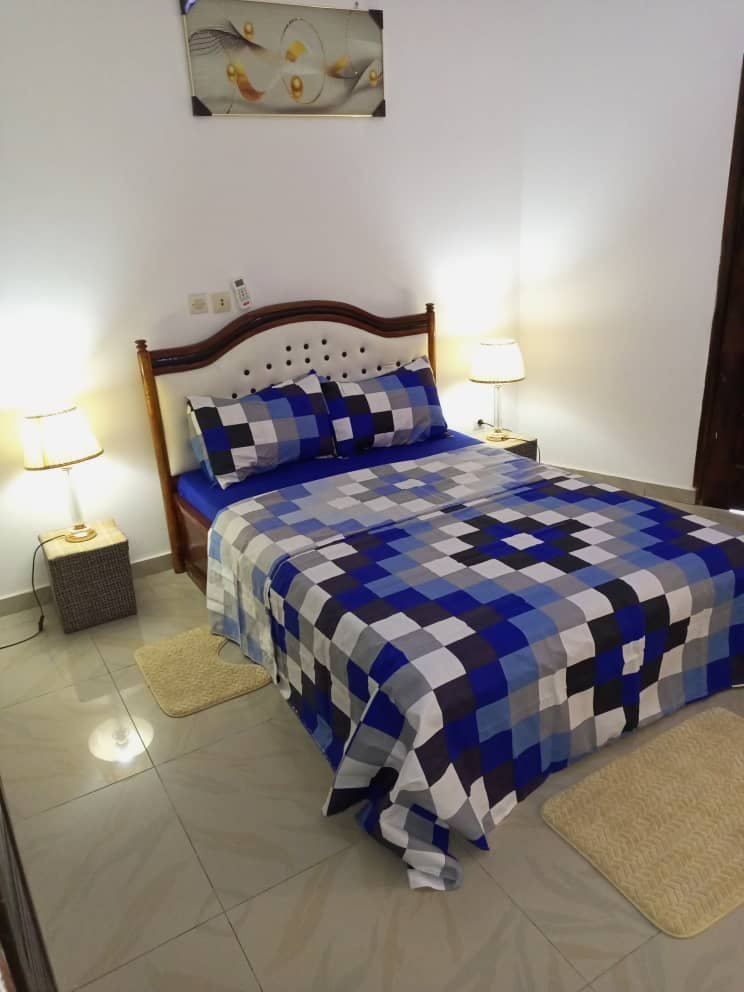 Studio americain meublé disponible à la riviera M'badon ambassade de chine Studio americain meublé disponible à la riviera M'badon ambassade de chine