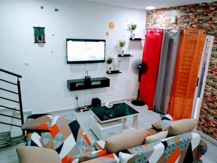 Résidence de 2 pièces en mezzanin en location Yopougon ananeraie