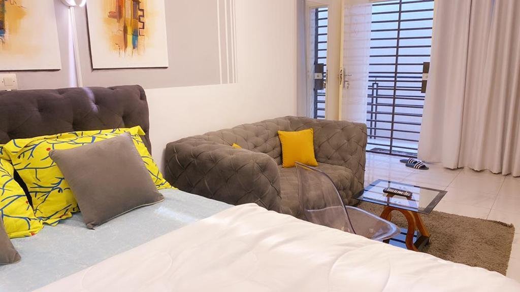 Appartement Studio Meublé à la 8è tranche immeuble Kolo