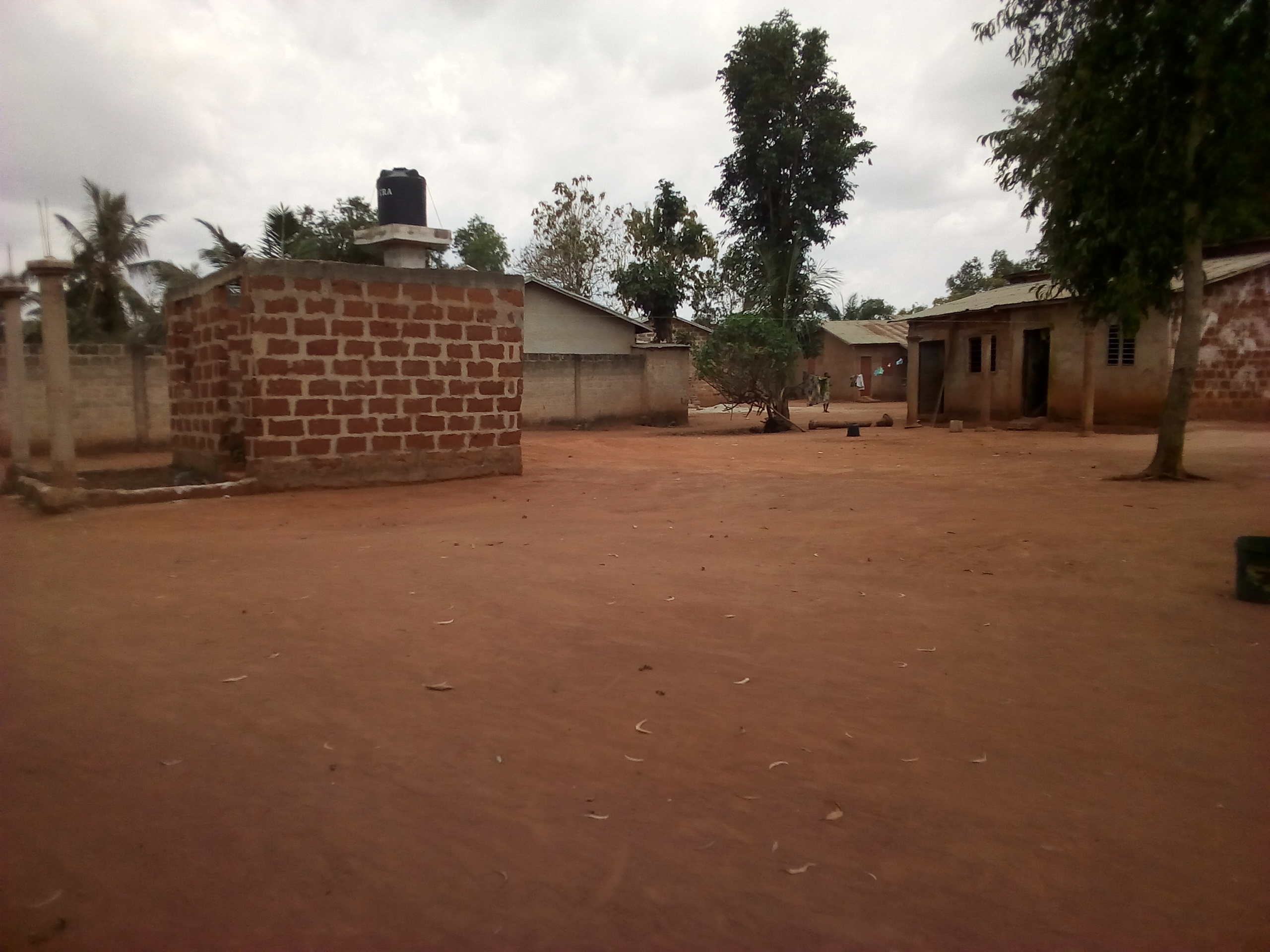AUBAINE AU LYCÉE MEDJI SÉKOU DU NOUVEAU SITE INDUSTRIELL DE GLO-DJIGBÉ* AUBAINE AU LYCÉE MEDJI SÉKOU DU NOUVEAU SITE INDUSTRIELL DE GLO-DJIGBÉ*