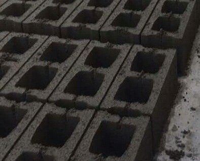 Machine des agglos OTT4A parpaing agglos pave bordure