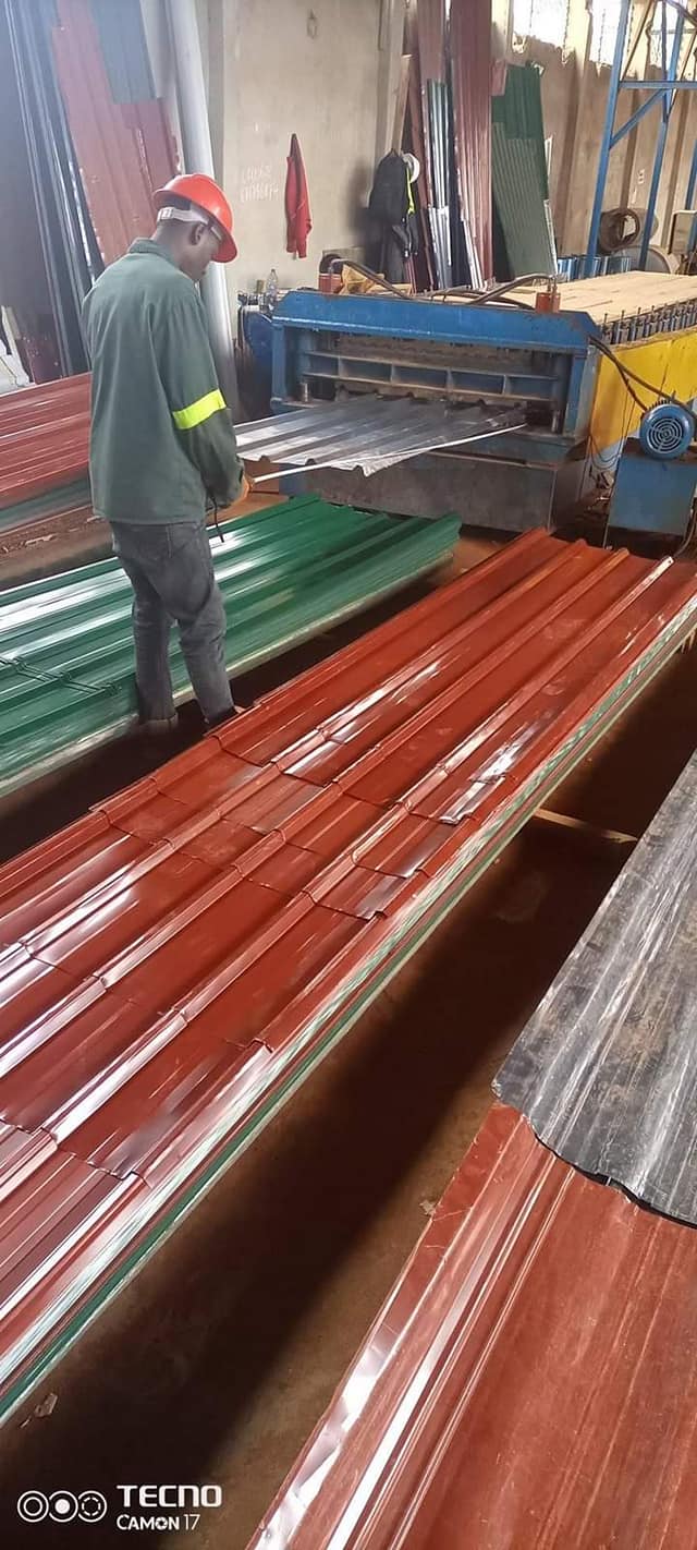 commerce des tôles et des accessoires