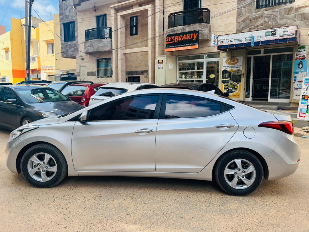 Hyundai Avante Année/ 2015