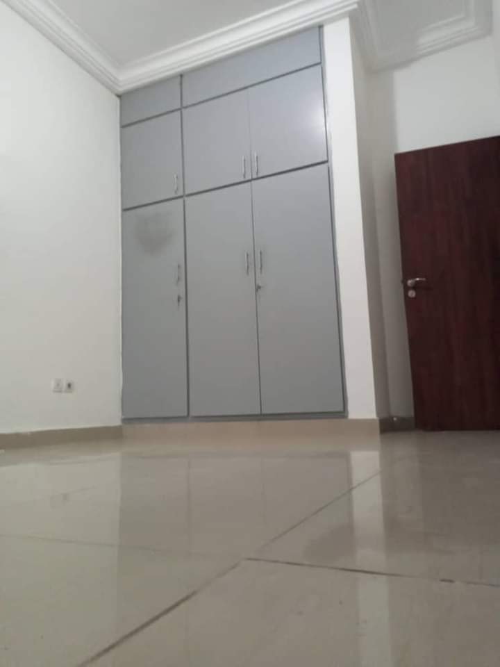 A LOUER APPARTEMENT DE 02 PIÈCES A ABIDJAN COCODY RIVIERA faya