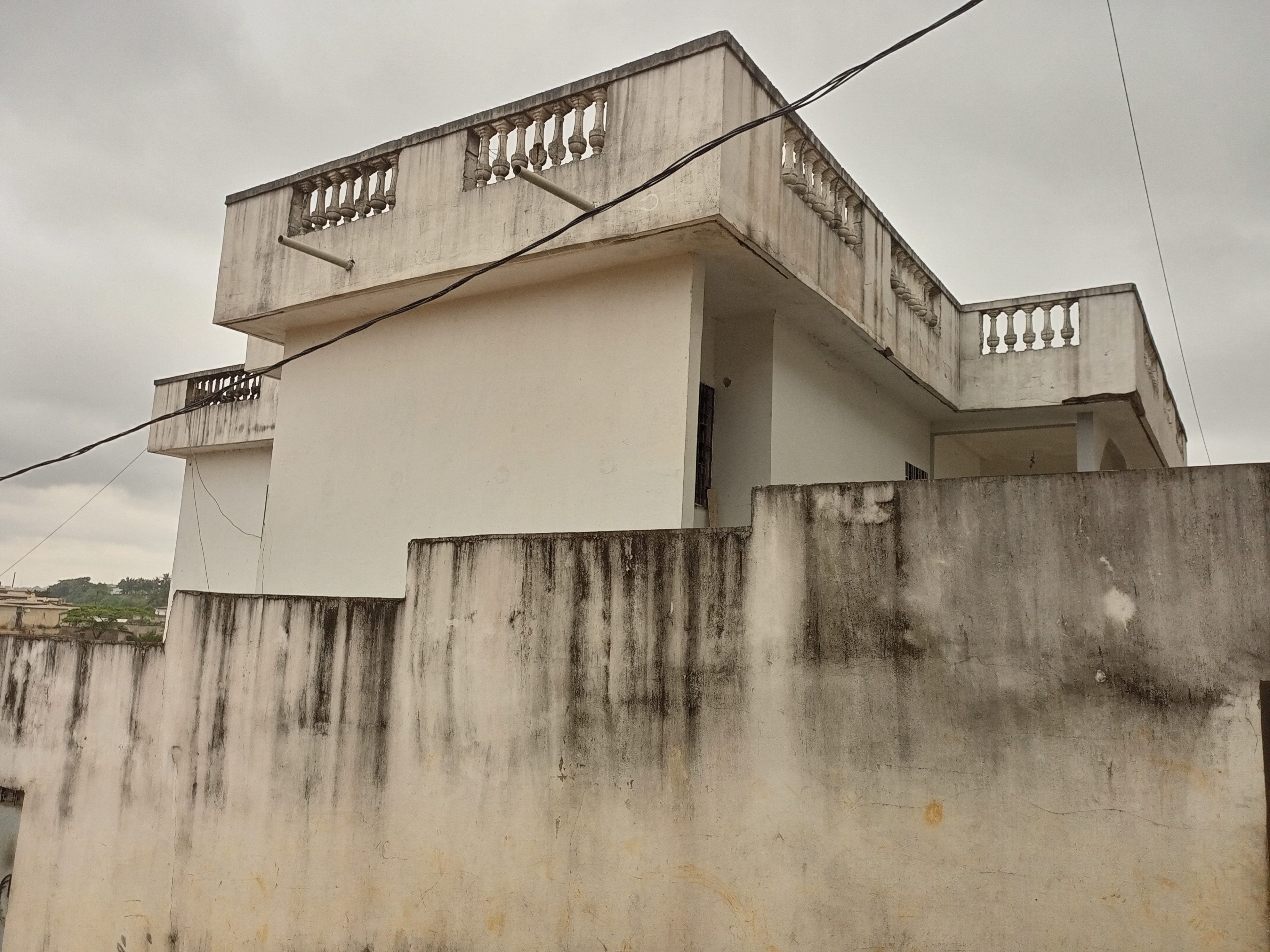 UN DUPLEX BÂTI SUR UNE PARCELLE DE 375 M² EN VENTE A YOPOUGON SUR PERFECTOR IMMOBILIER