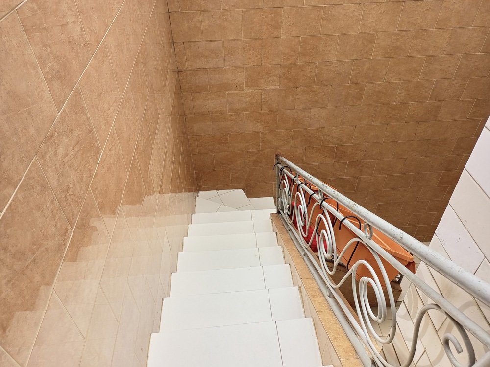 UN MAGNIFIQUE TRIPLEX DE TYPE F10 EN VENTE A ANGRE DJIBI DANS LA CITE GROUPEMENT 4000