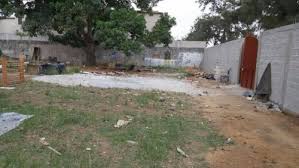 Un terrain de 500m² en vent a Abatta. Un terrain de 500m² en vent a Abatta.