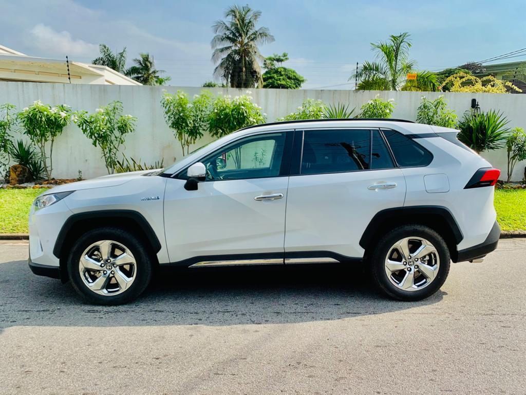 Location de voiture- Toyota RAV4 2021 Location de voiture- Toyota RAV4 2021