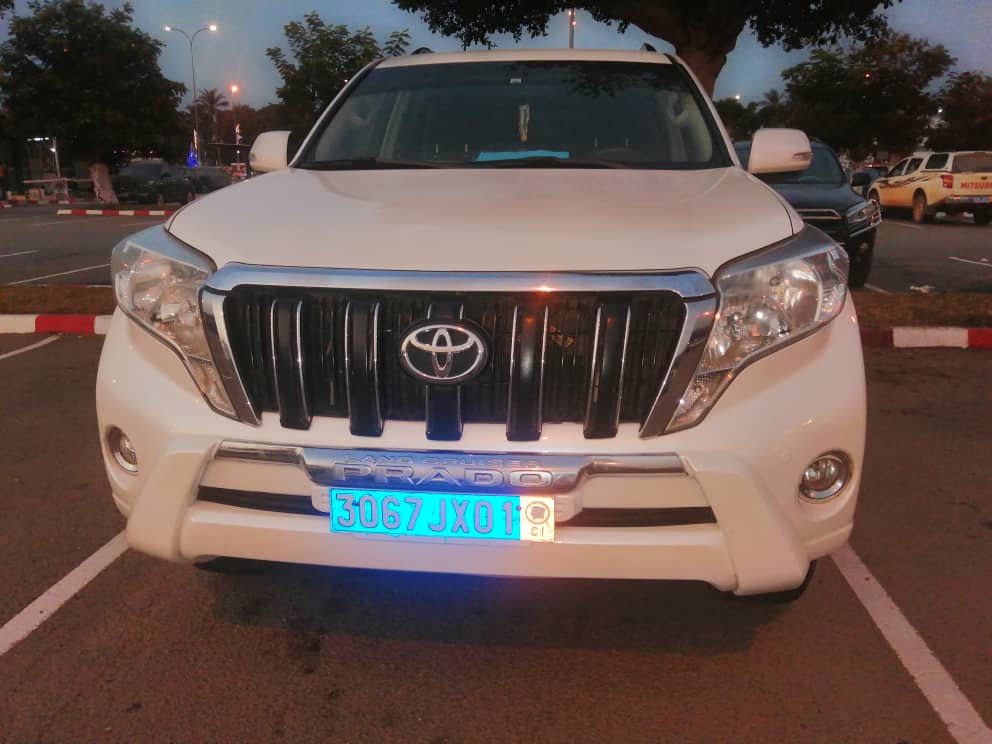 LOCATION 4X4 TOYOTA PRADO SRX