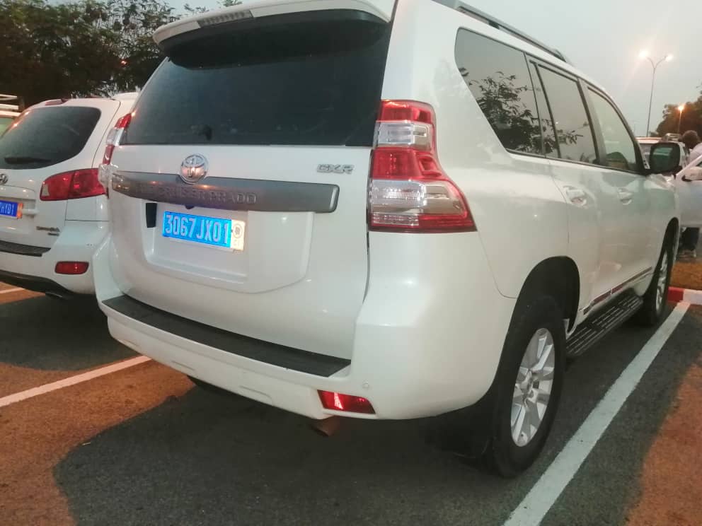 LOCATION 4X4 TOYOTA PRADO SRX