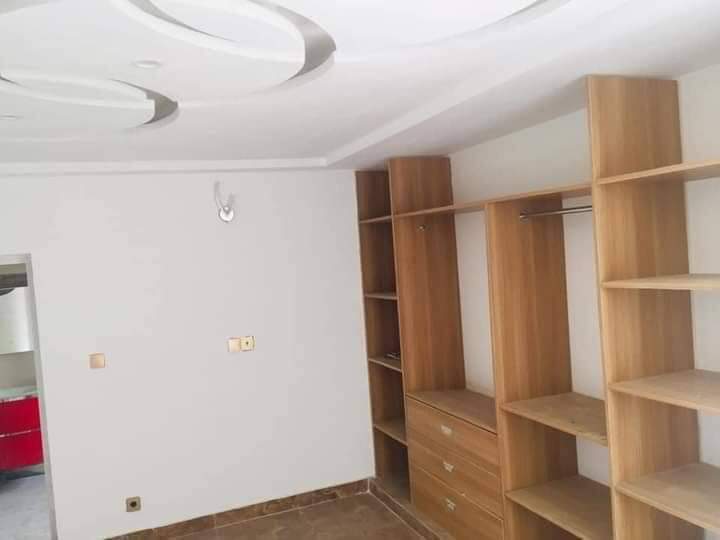 Angré 8ème tranche cité star16 : Immeuble jumelé R+6 haut standing,ascenseur, parking en vente