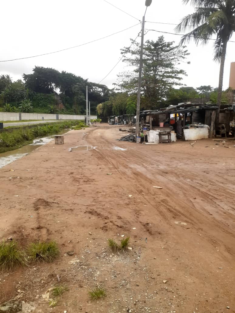 COCODY Danga corniche : Terrain de 2500m2 en bordure en vente