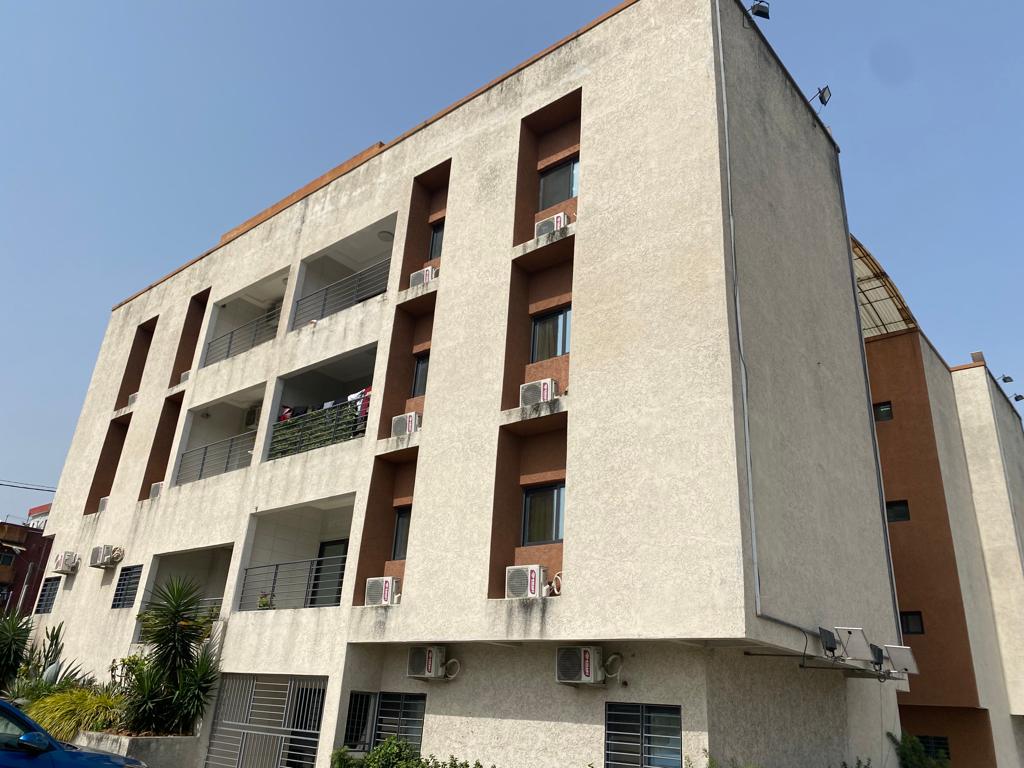 Vallon : Immeuble haut standing R+3 jumelé, grand parking interne en vente