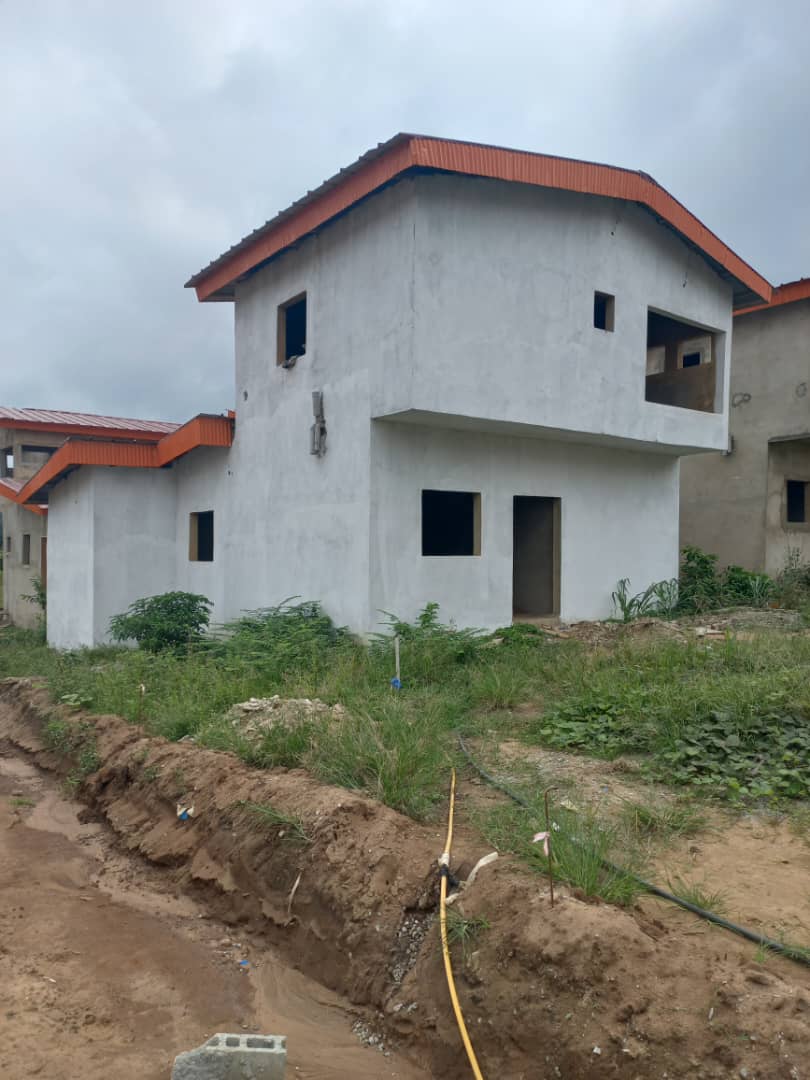 Angré 10e tranche : Duplex et villa basse en vente à partir de 14 Millions à 50 Millions