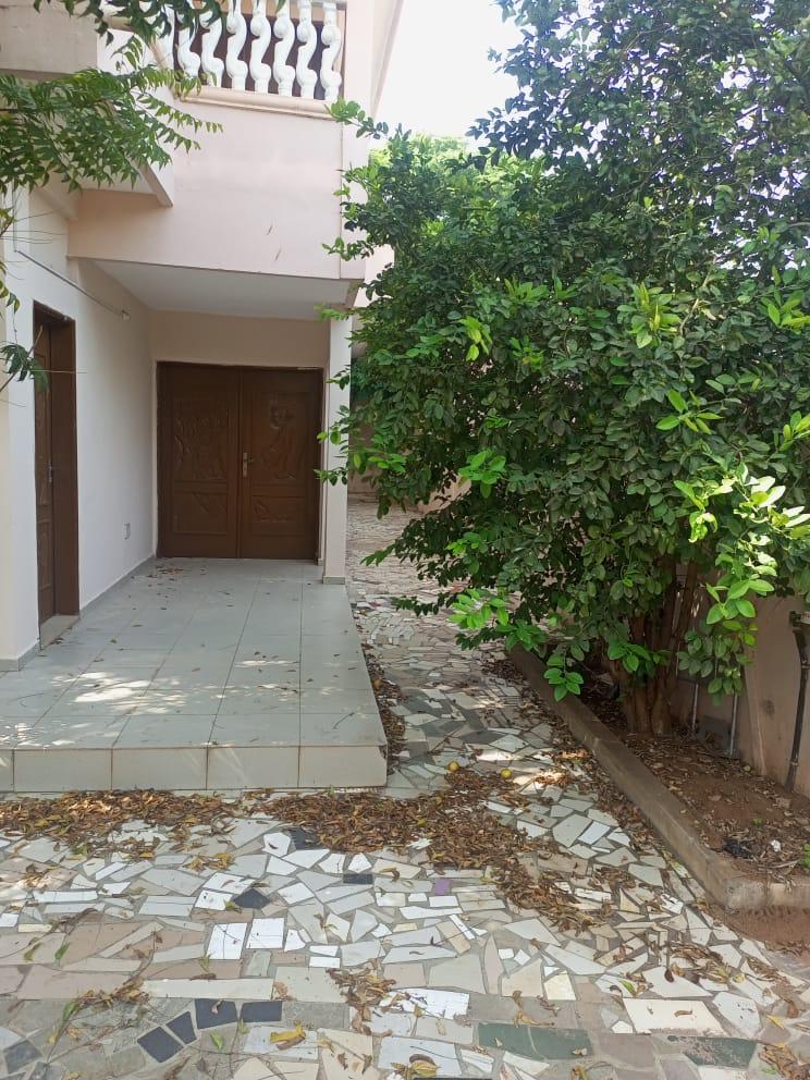 LOCATION D'UNE VILLA DE 04 CHAMBRES A ABOMEY-CALAVI (ACONVILLE) LOCATION D'UNE VILLA DE 04 CHAMBRES A ABOMEY-CALAVI (ACONVILLE)