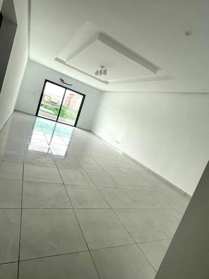 A LOUER APPARTEMENT DE 03 PIÈCES A COCODY RIVIERA faya