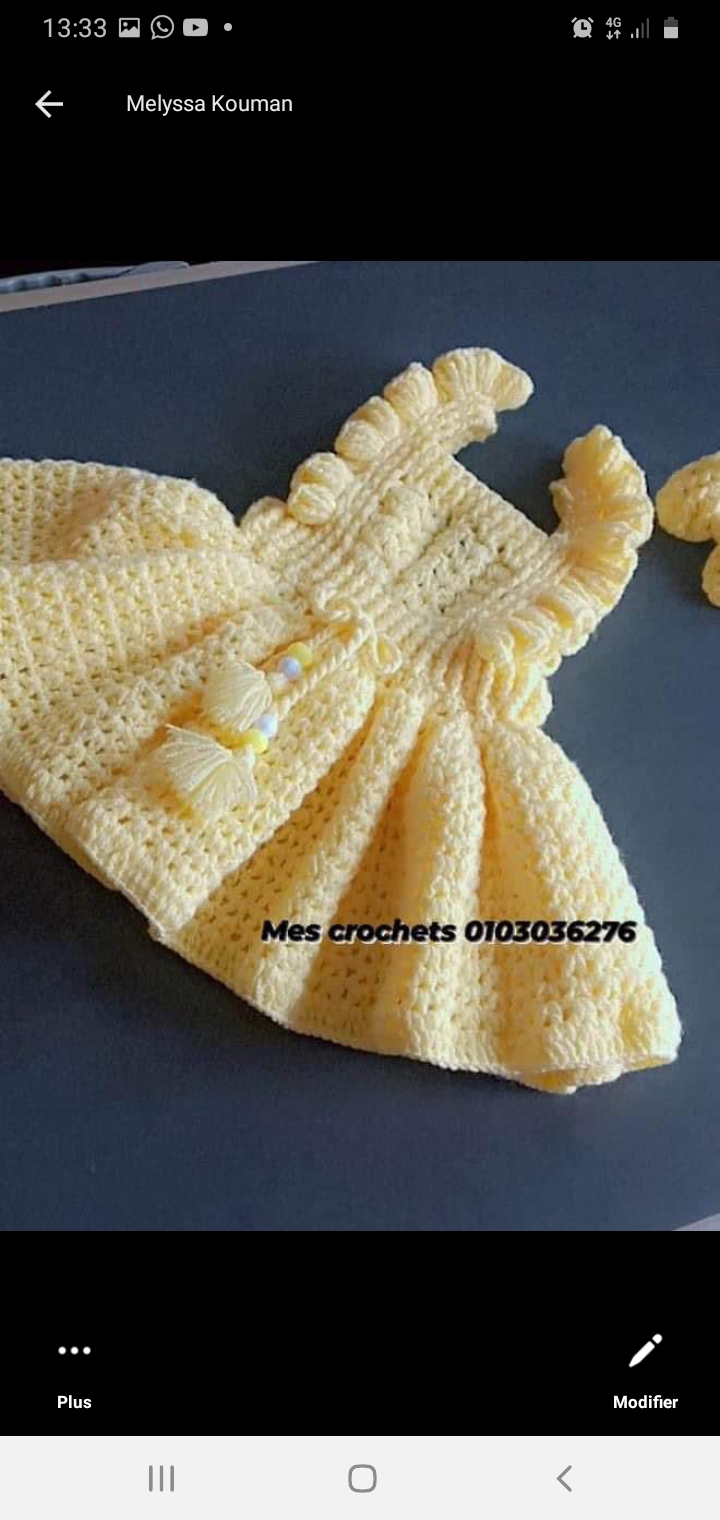 Vêtements de bébé tricoté