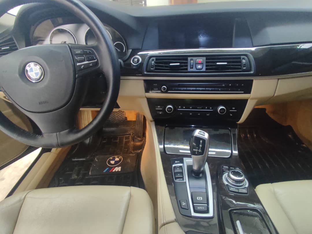 BMWModèle 5v8 BMWModèle 5v8